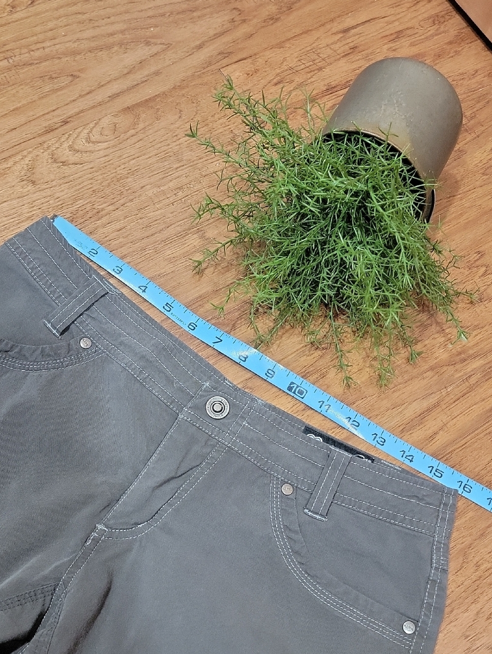 Kuhl Vintage Patina Dye Shorts 8 - Picture 7 of 11